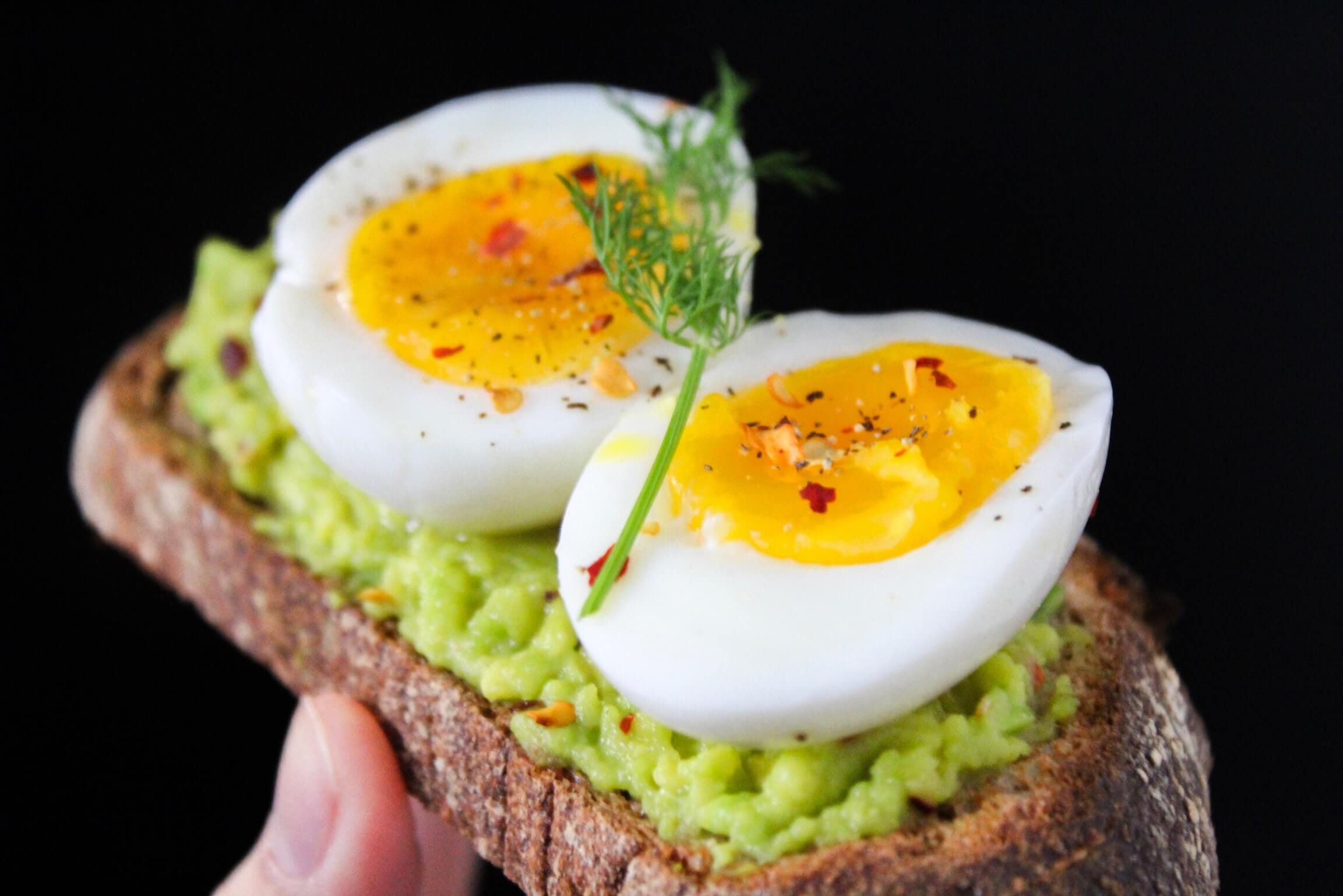 Can You Eat Raw Egg Yolk While Breastfeeding