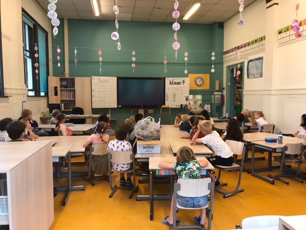 a classroom photo