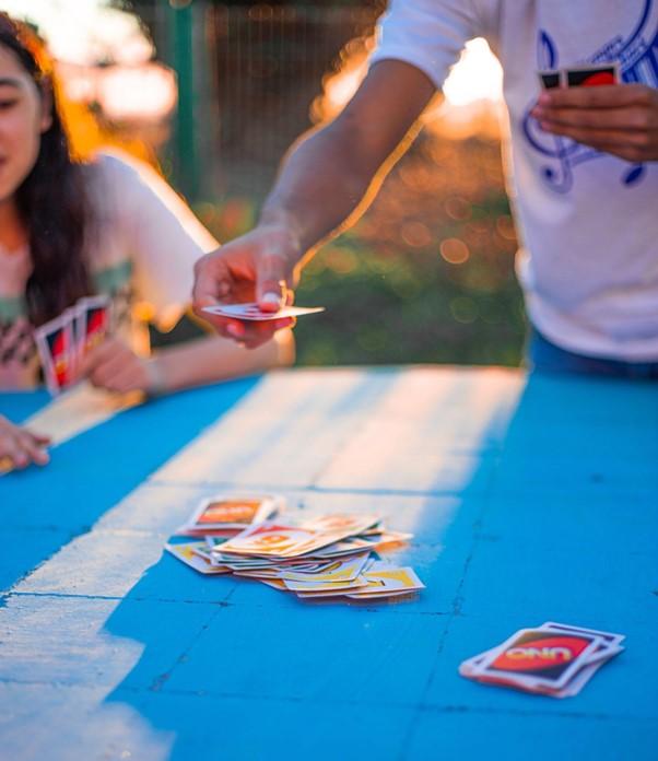 Kids playing Uno